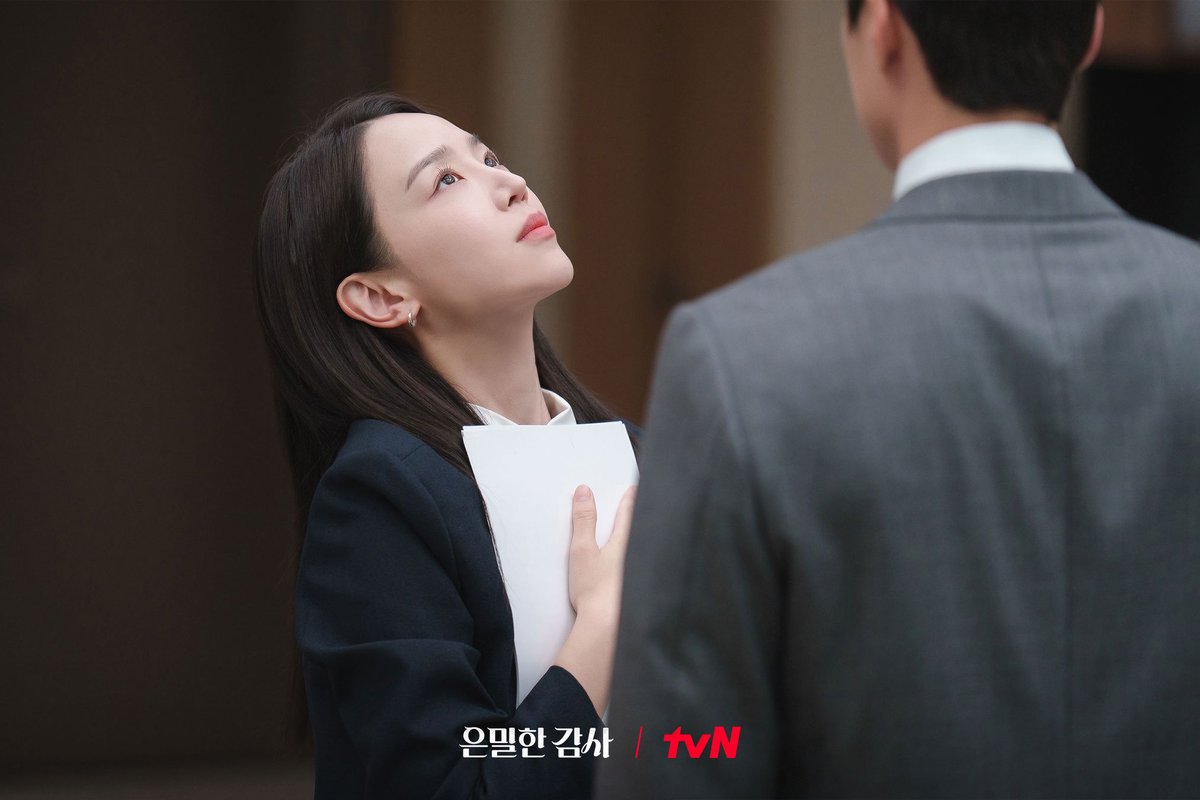 CJnDrama's tweet image. 감사팀 기강 잡으러 왔다😑
은밀한 비밀을 가진 달콤살벌 감사실장 신혜선

밀착감사 로맨스 &amp;lt;은밀한 감사&amp;gt;
4/25 [토] 밤 9:10 첫 방송ㅣtvN

#tvN #은밀한감사 #FilingforLove 
#신혜선 #공명 #김재욱 #홍화연
#즐거움엔20tvN #스트리밍은TVING #Wavve #웨이브