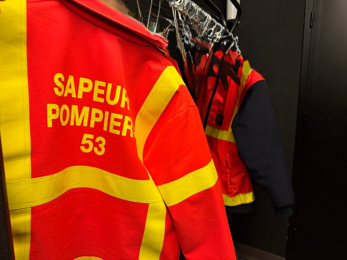 Prefet53's tweet image. 🚒 #SDIS53 #Féminisation #SapeursPompiers

[02/04] Nadège Baptista, préfète de la #Mayenne, a introduit la soirée dédiée à la féminisation du SDIS 53, organisée à l’Atelier des Arts Vivants de Changé, avec Christine Nadau, maire de Changé, et Olivier Richefou, président du