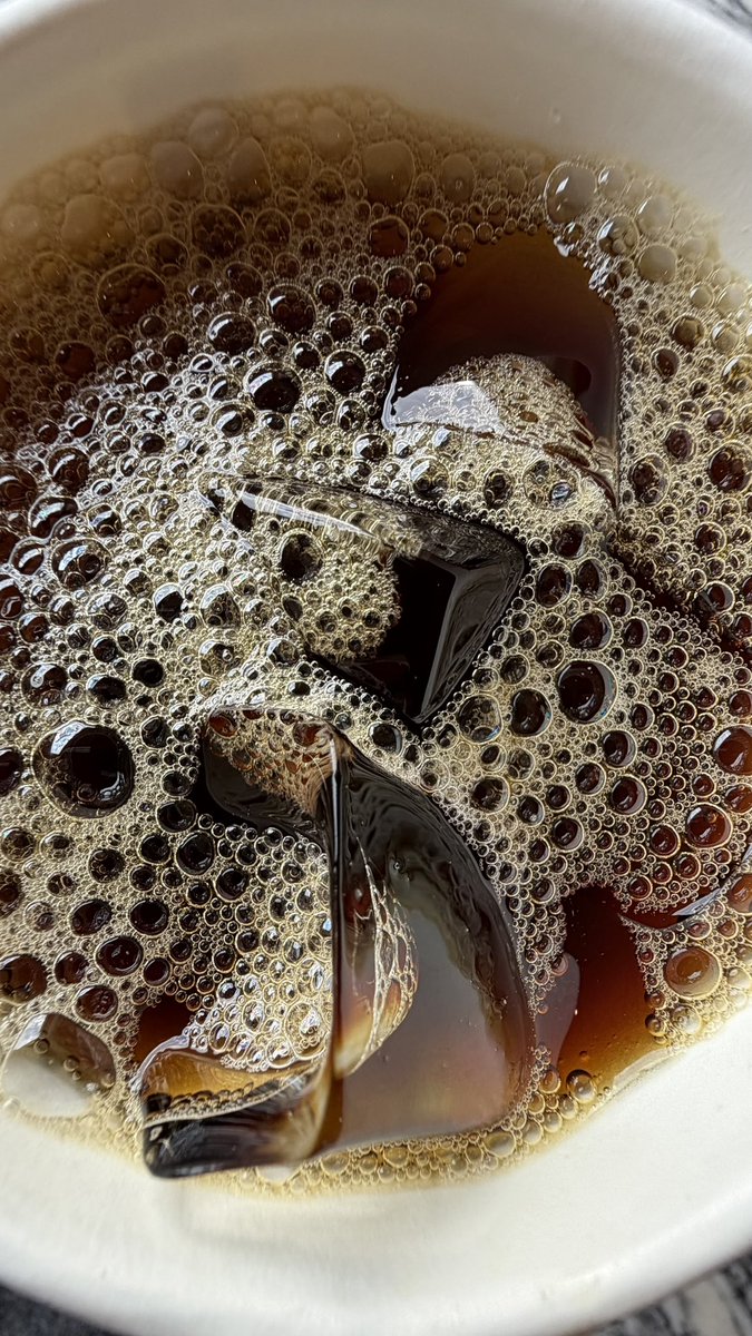 صقُر tweet media