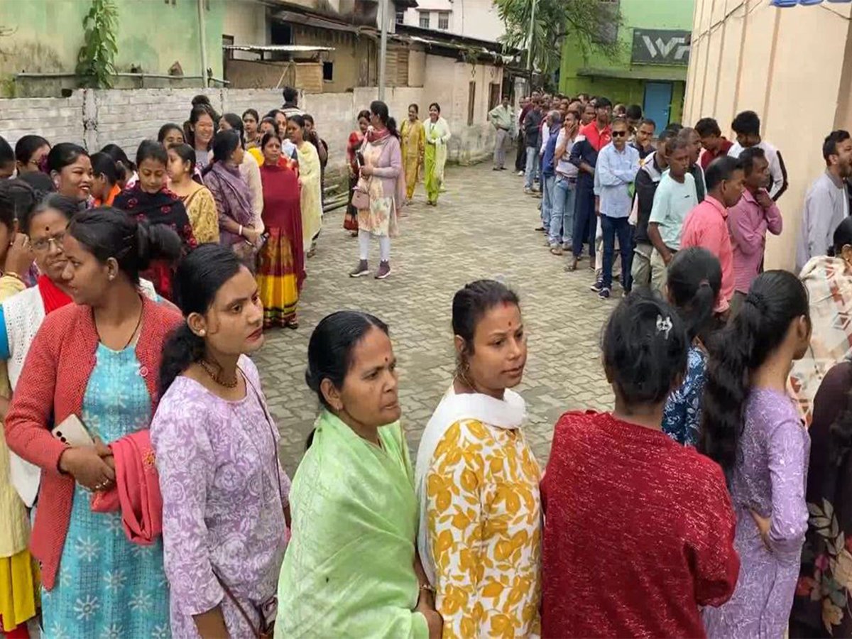 ani_digital's tweet photo. Nagaland maintains the lead in Assembly bypoll turnout so far; Tripura stays second, Karnataka picks up pace
Read @ANI Story | https://t.co/3EFf6BAAC4
#AssemblyBypolls #voterturnout #byeelections #Nagaland #Tripura #karnataka https://t.co/6r19ChPkFE