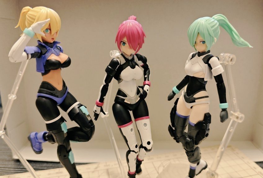 リウツー tweet media