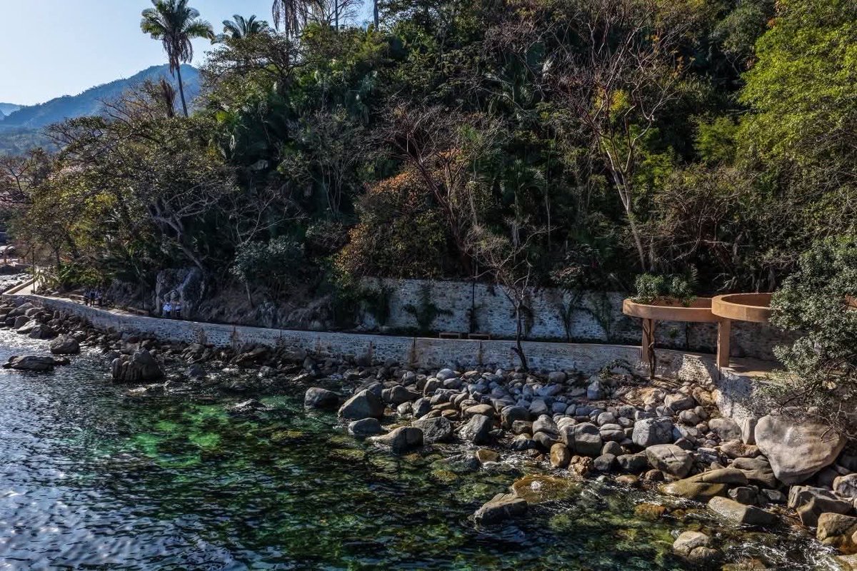 LuisEMunguiaG's tweet photo. Mismaloya tiene un nuevo rostro, su nuevo muelle y malecón están listos para disfrutarse. La escala náutica avanza con la visión de nuestro Gobernador @PabloLemusN. https://t.co/ik7VCoTK9Z