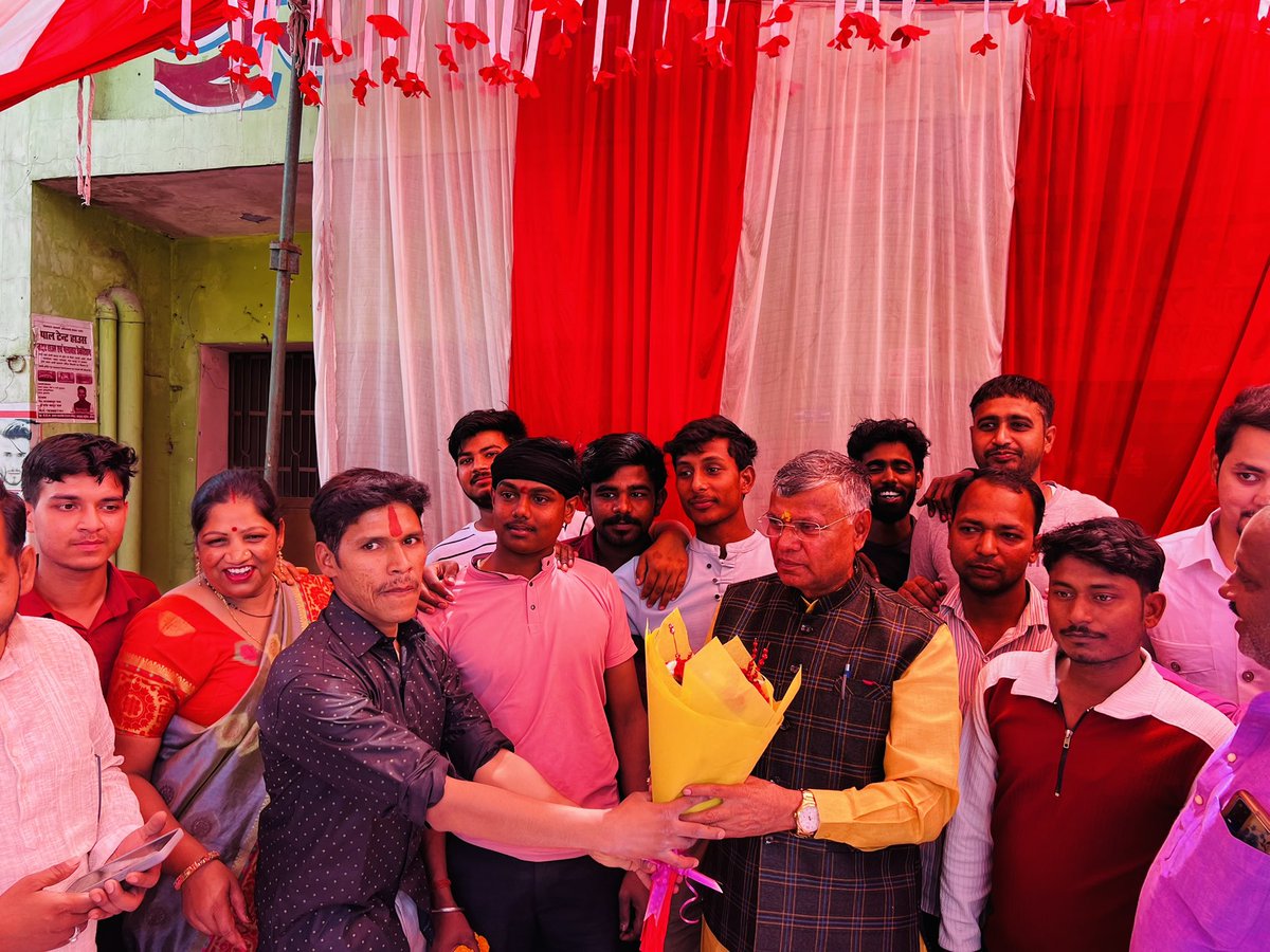 dharmindia51's tweet photo. जनपद औरैया पहुँचने पर स्वजातीय बंधुओं द्वारा भव्य स्वागत किया गया | https://t.co/QrrILqQSX4