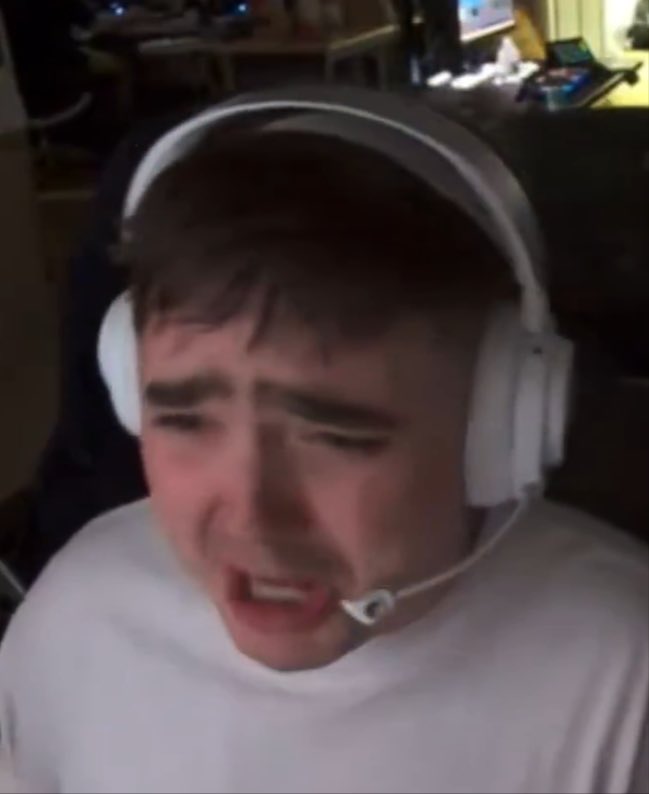 Sam tweet media