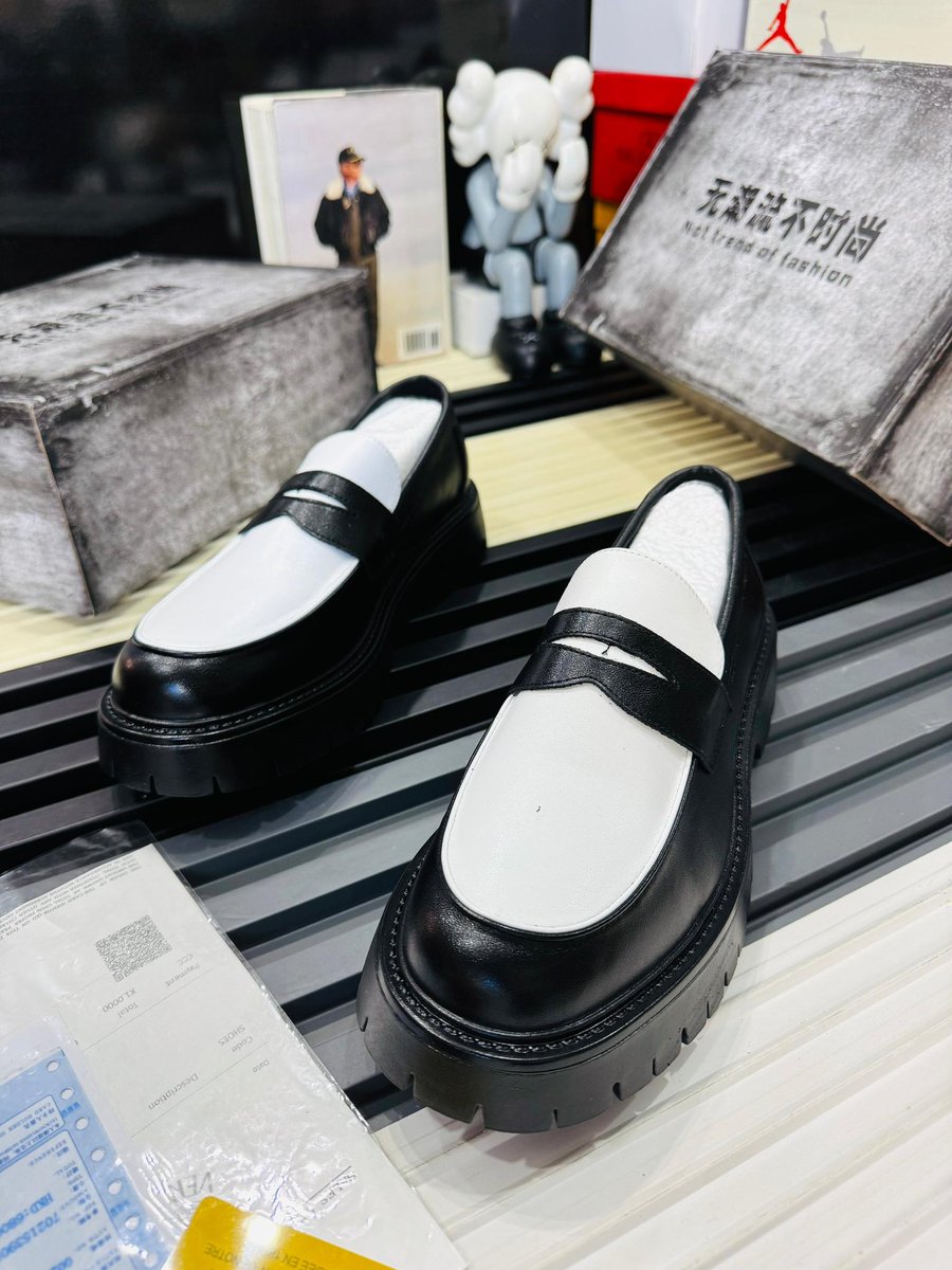 OLUWADAMILOLA {FOOTWEAR'S VENDOR} tweet media