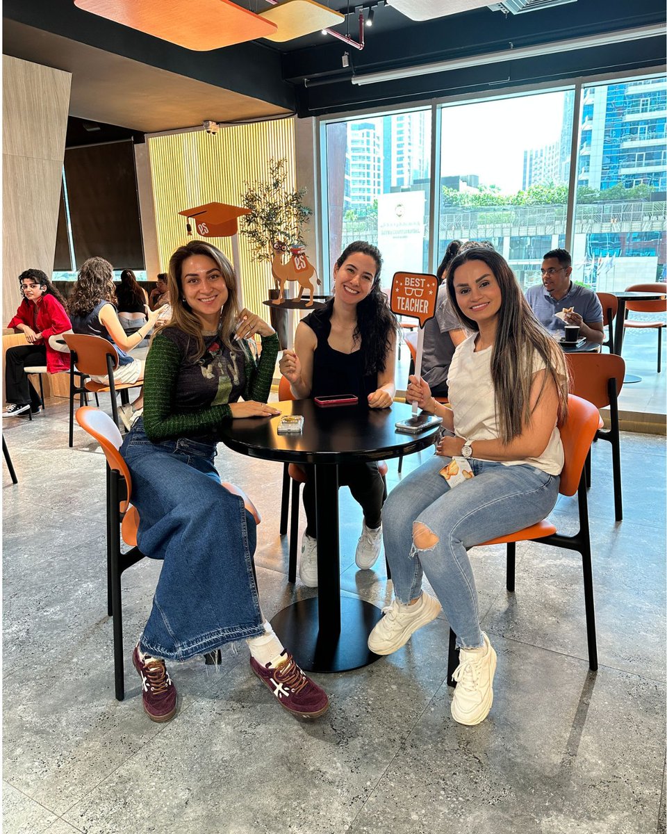 es_world_'s tweet photo. Our students made the most of the moment with fun props and even better energy 🧡✨

#ESWorld #JBRStudents #LearnEnglish #Dubai #ESDubai https://t.co/5HEMqcJxdV