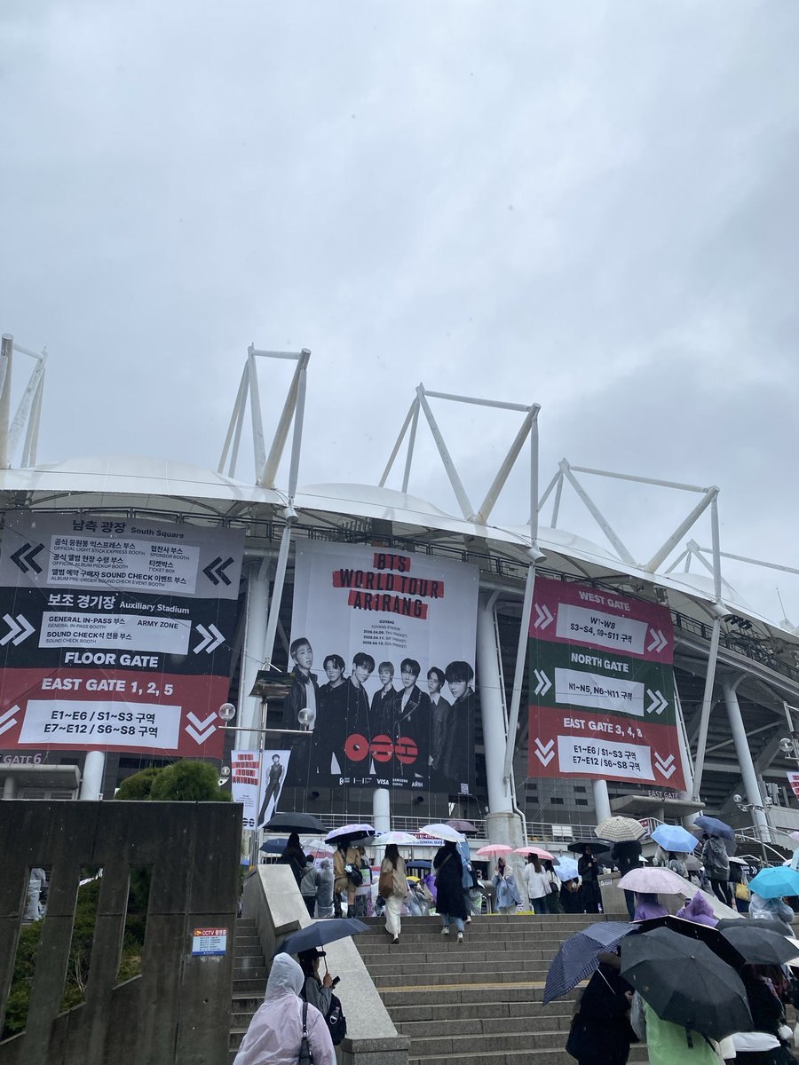 victorykth's tweet photo. See you @BTS_twt https://t.co/GNmjW516ZX