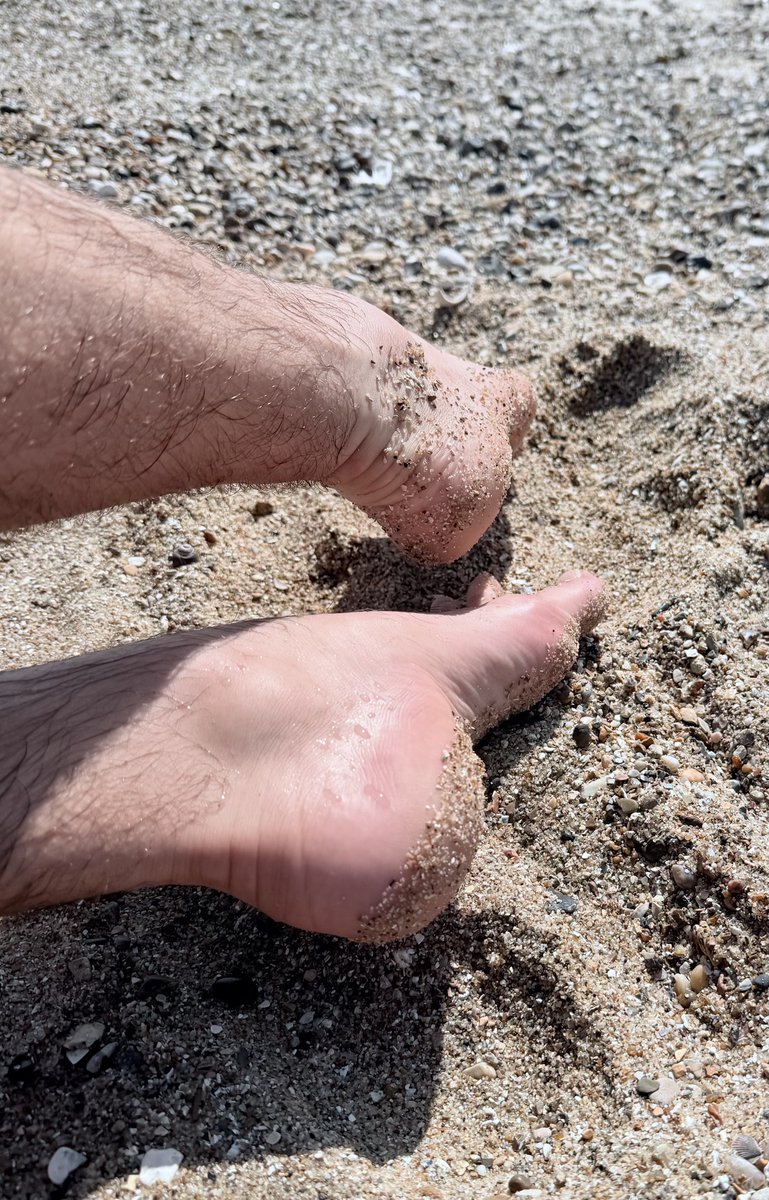 MrFeetz8's tweet photo. The sun feels so good !
Clean my feet in public !
Lick my soles and between my toes !
Show how happy you are to be my slave, everyone are watching you now !
I own you !
#feet #toes #sandfeet #publicslave #humiliation #domination #menfeet #feetslave #devotion #publicfeet https://t.co/cF1j6mPzOk