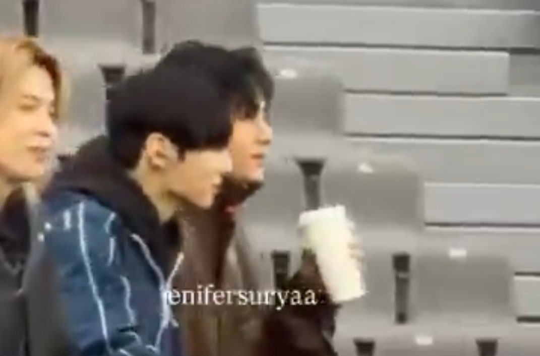 deksu💥 tweet media