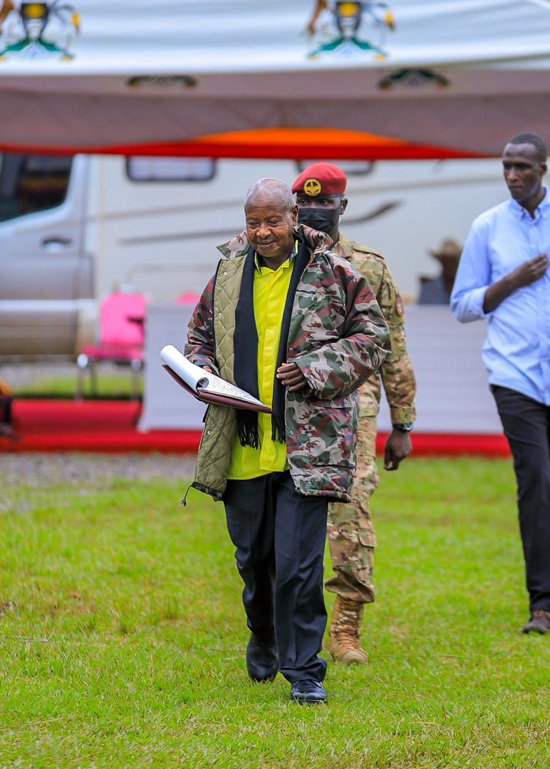 JallyMKarungi tweet media