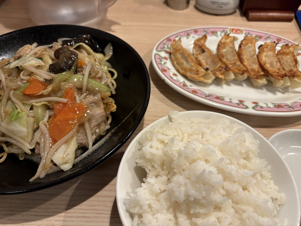 raizoda's tweet photo. 仕事明っけ☀️

病院🏥よりより昼ランチには中途半端あちゃ(ﾉ∀`)

餃子の王将🥟で春のあんかけ焼きそば🌸と餃子🥟ライス🍚大

結構ボリュームあったわ💦野菜モリモリごちそうさまですm(_ _)m

 #餃子の王将 #春のあんかけ焼きそば https://t.co/IEQPErRzqs