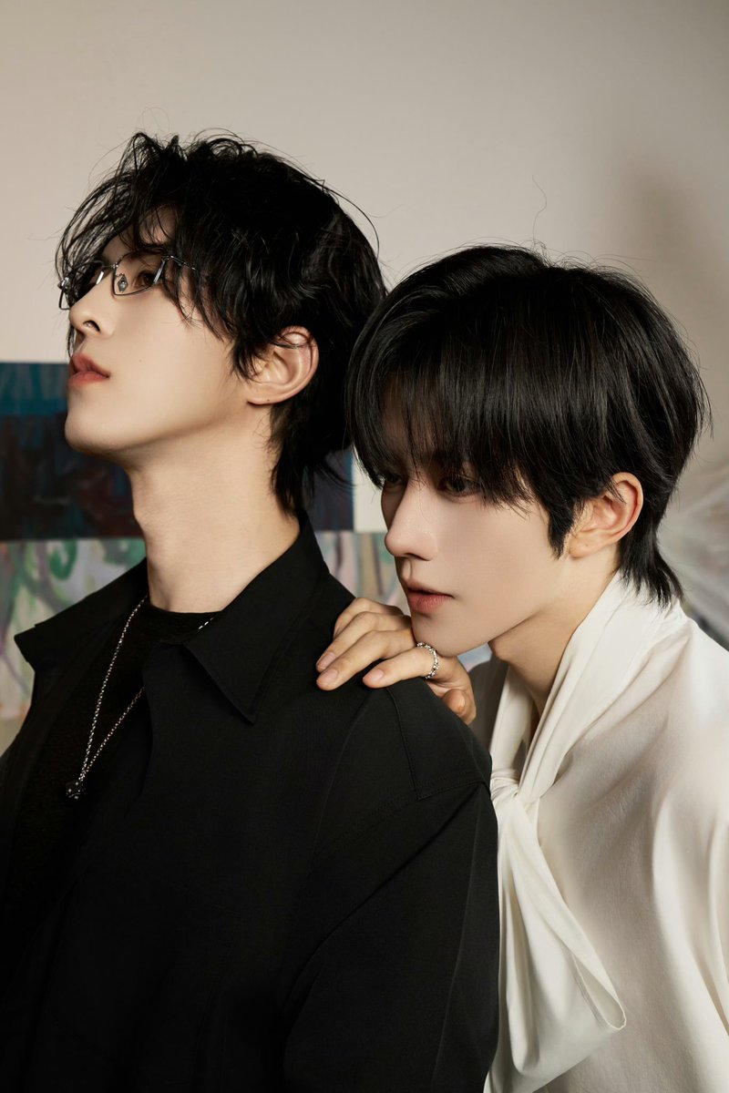 0rangeFair's tweet image. 260409 weibo

Colorful at this moment~ 🎨

#XingQiu #EliotHuang #KipukaQiu #HuangXing #QiuDingjie #XYQQJ #黄星 #邱鼎杰