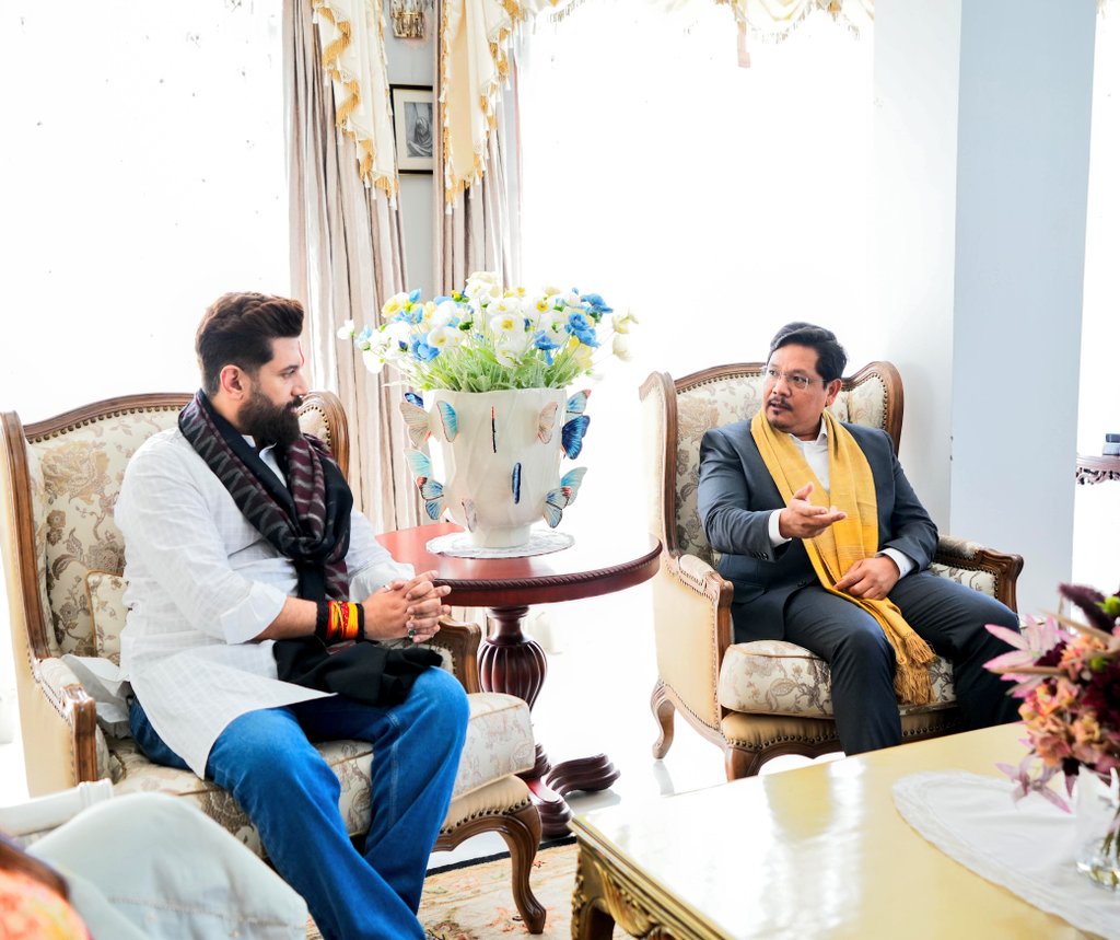 LJP4India's tweet photo. आज शिलांग में राष्ट्रीय अध्यक्ष सह केंद्रीय मंत्री आदरणीय श्री @iChiragPaswan जी ने मेघालय के माननीय मुख्यमंत्री श्री @SangmaConrad से मुलाकात कर राज्य के खाद्य प्रसंस्करण क्षेत्र की अपार संभावनाओं पर विस्तृत और सकारात्मक चर्चा की। https://t.co/Sh6bXvjarK