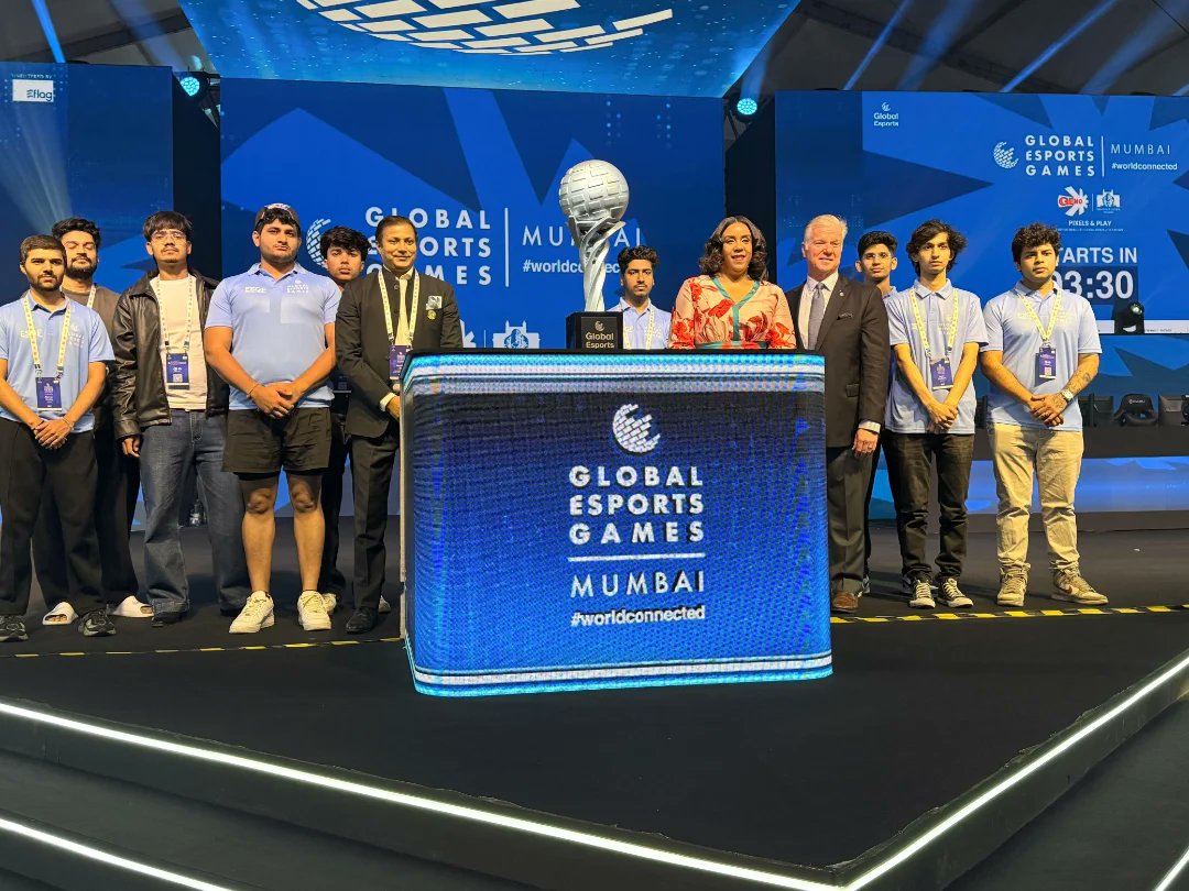 BiharESF's tweet photo. Proud moment at the Global Esports Games Mumbai 🇮🇳

The India jersey distribution ceremony for our Dota 2 and Clash Royale athletes was held in the esteemed presence of global leadership from the Global Esports Federation.

#GlobalEsportsGames #GEGMumbai_ESGF #TeamIndia #GEF https://t.co/xobgAHr8Yd