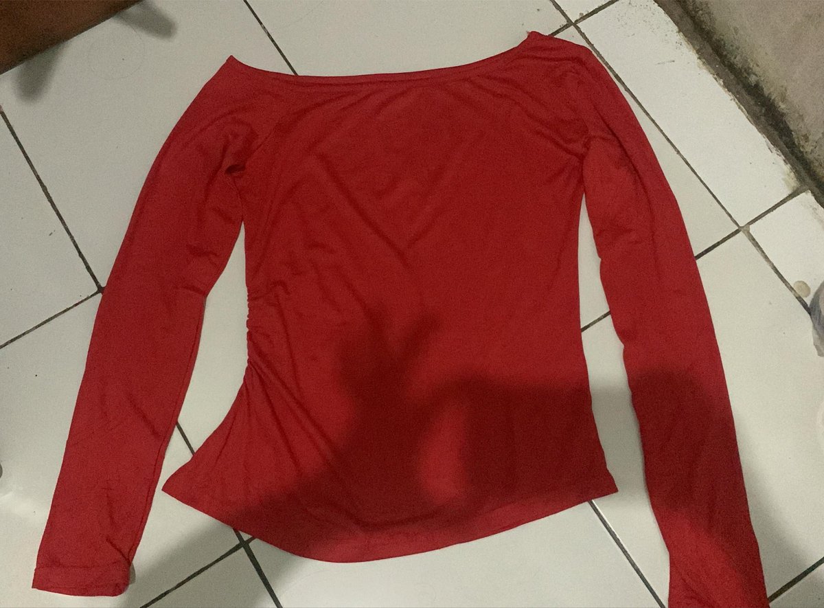 Wts Kaos Off Shoulder (belum dipake sama sekali dijual karna kekecilan)
💸 35K
📍Bandung
🍊 id.shp.ee/1QhNX8W2

#zonauang