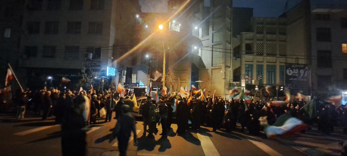 hoseinzebarjad's tweet photo. موسی ۴۰‌روز به کور‌طور رفت امتش مرتد و گوساله پرست شدند
موسی ما ۴۰ روز است عروج کرده امتش مبعوث شده اند
#بعثت_خون https://t.co/AwQXeTqCdZ