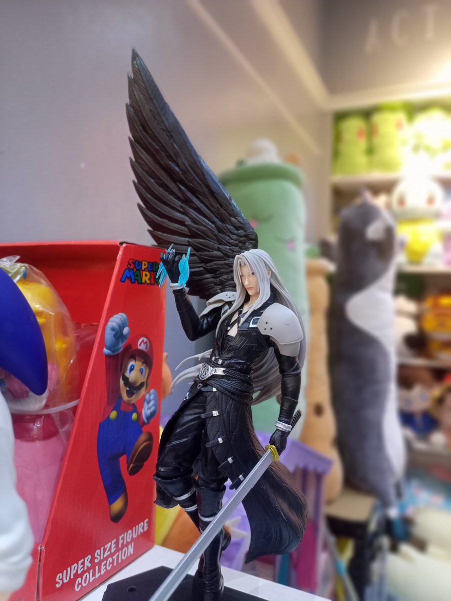 IBEdits1's tweet photo. Tununtununtununtununtununtununtununtunun- SEPHIROTH! 

and Mario posing with him 👀😆 https://t.co/H9vdpKpS1X