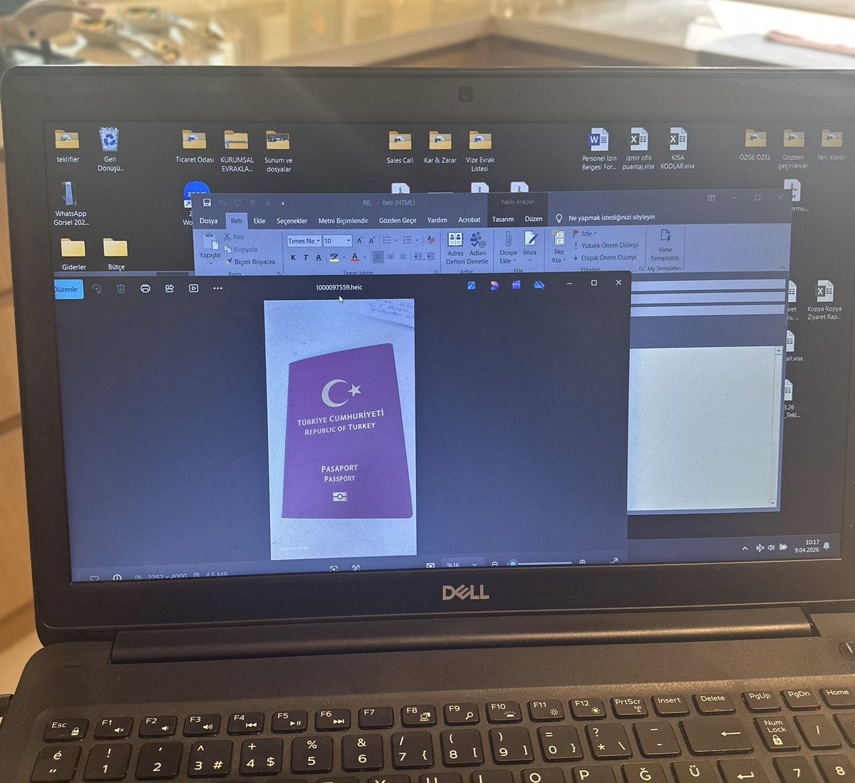 La Roche tweet media