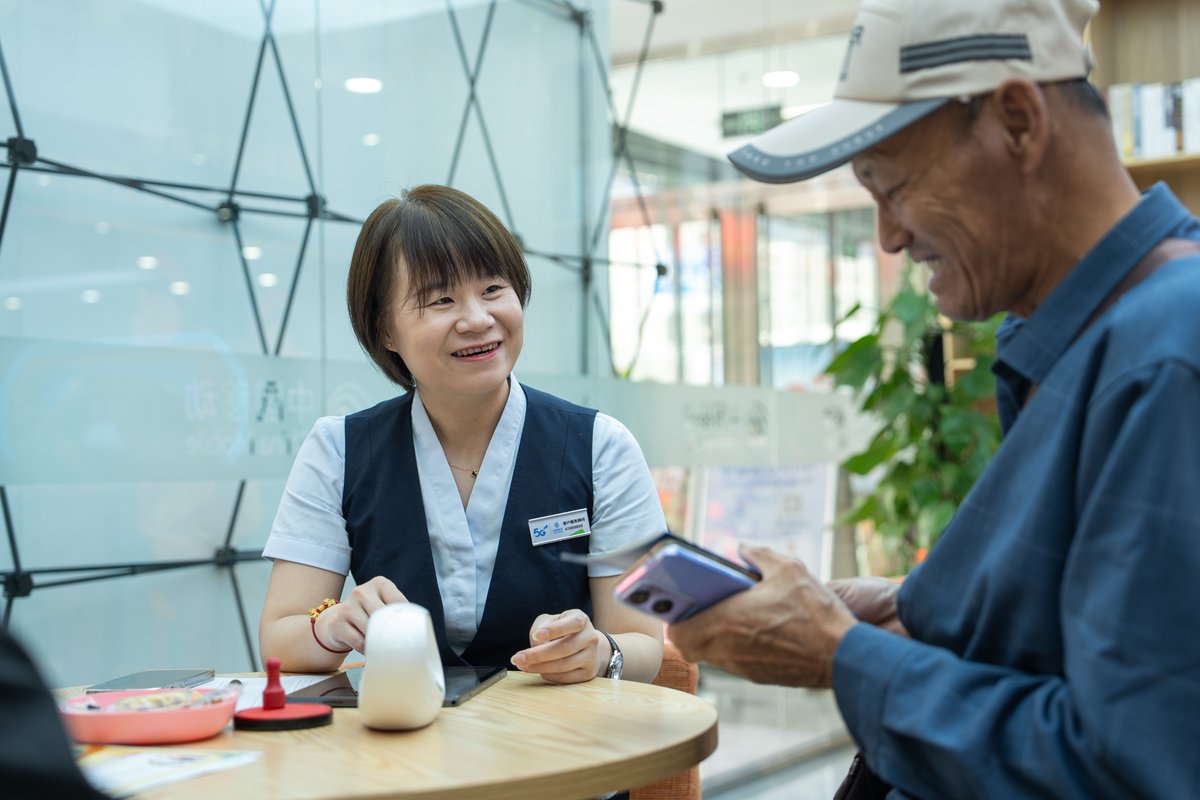 ChinaMobile7's tweet image. 🚀China Mobile is transforming Taiyuan with 5G &amp;amp; AI! From smart schools to 5G ER care &amp;amp; smart mines, tech is making life safer &amp;amp; easier.
#SmartCity #5G #AI #DigitalTransformation #BetterLife