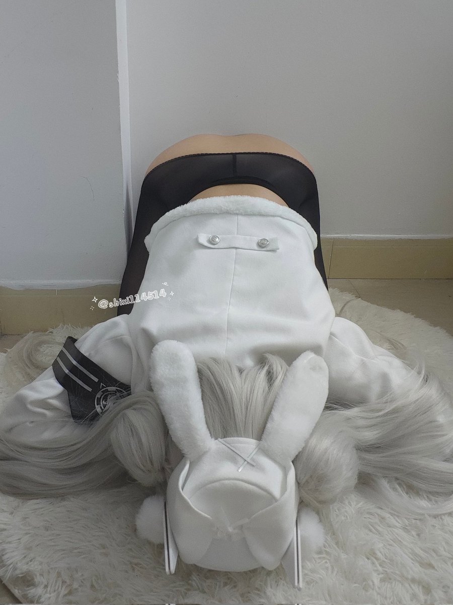 shixi114514's tweet photo. 黑白丝正面视角+厚乳视角+土下座
#nikkecos #nikke #布兰儿 https://t.co/rLf3p2IXio