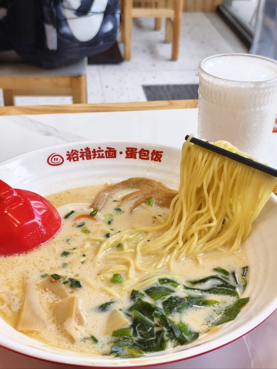 Emily Bobbett tweet media