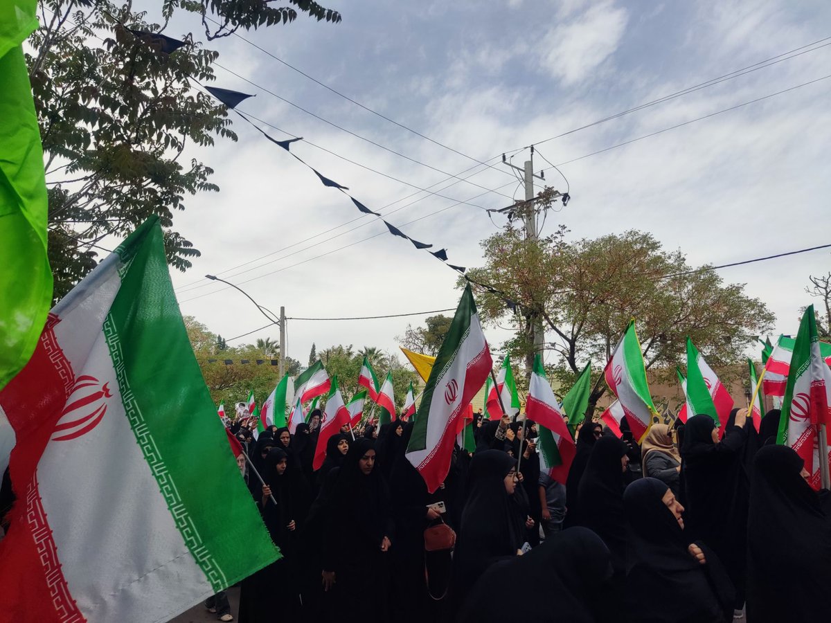 Endless_ocean1's tweet photo. #جانفدا های سیرجانی در مراسم چهلم #رهبر_دلها https://t.co/b3THHlsjqm