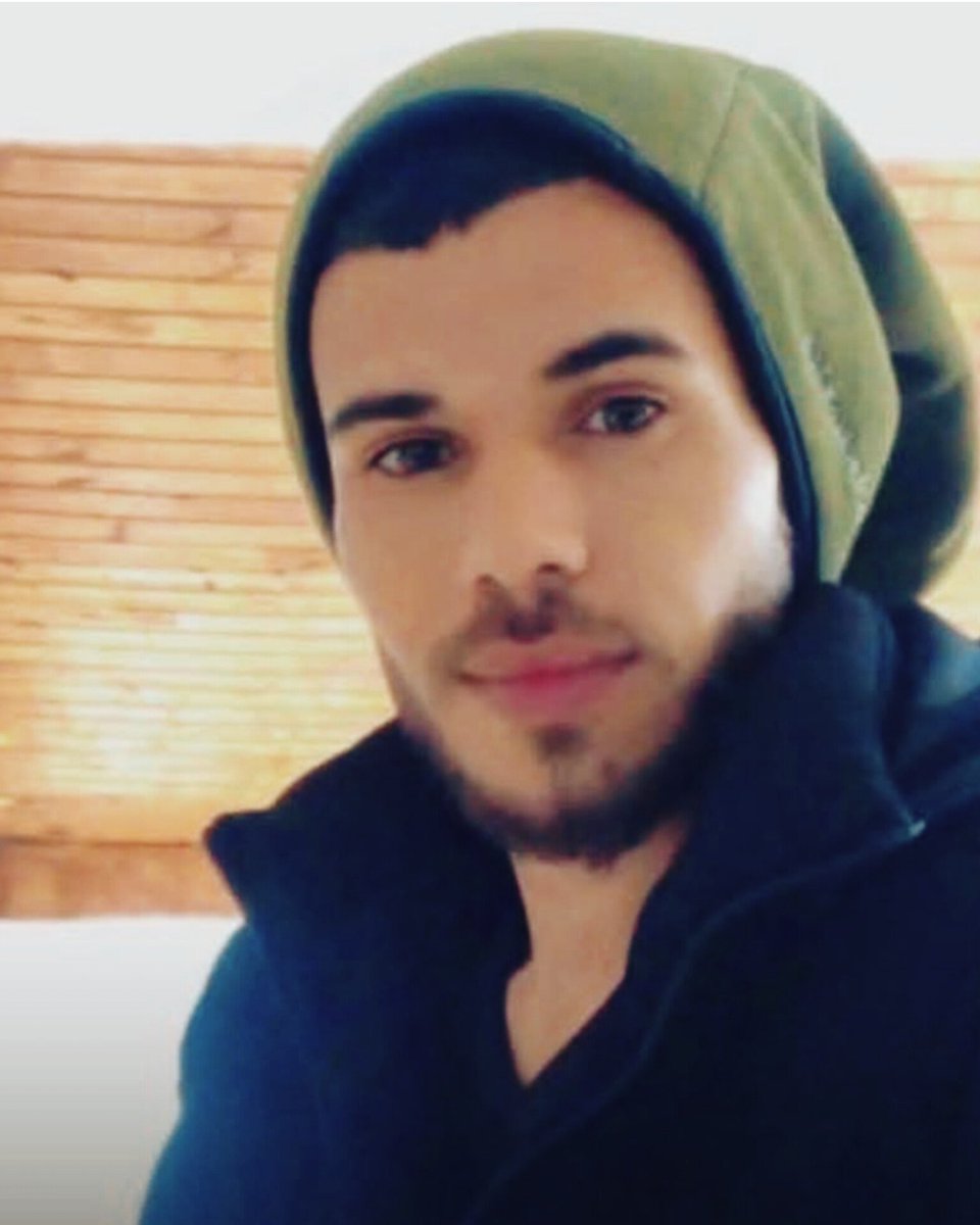 AjansFilistin's tweet photo. Tubas’ta İşgalci İnfazı: Bir Evlat Daha Şehit Düştü.
Tyasir köyünde işgalci yerleşimcilerin saldırısına karşı vatanını savunan 28 yaşındaki Alaa Khaled Sabih, işgalci İsrail askerleri tarafından şehit edildi!
#Tubas #Tyasir #İsrail #Şehit #Filistin https://t.co/NfGqif2mCX