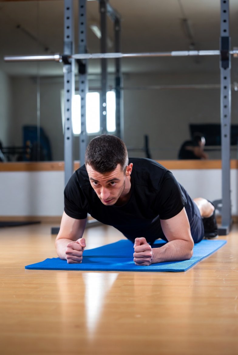 OfficialWorldM's tweet image. No time?
Try this: 1 minute plank.
Rest 30 seconds.
Repeat 4 times.
5 minutes.
Stronger than yesterday.

#Consistency