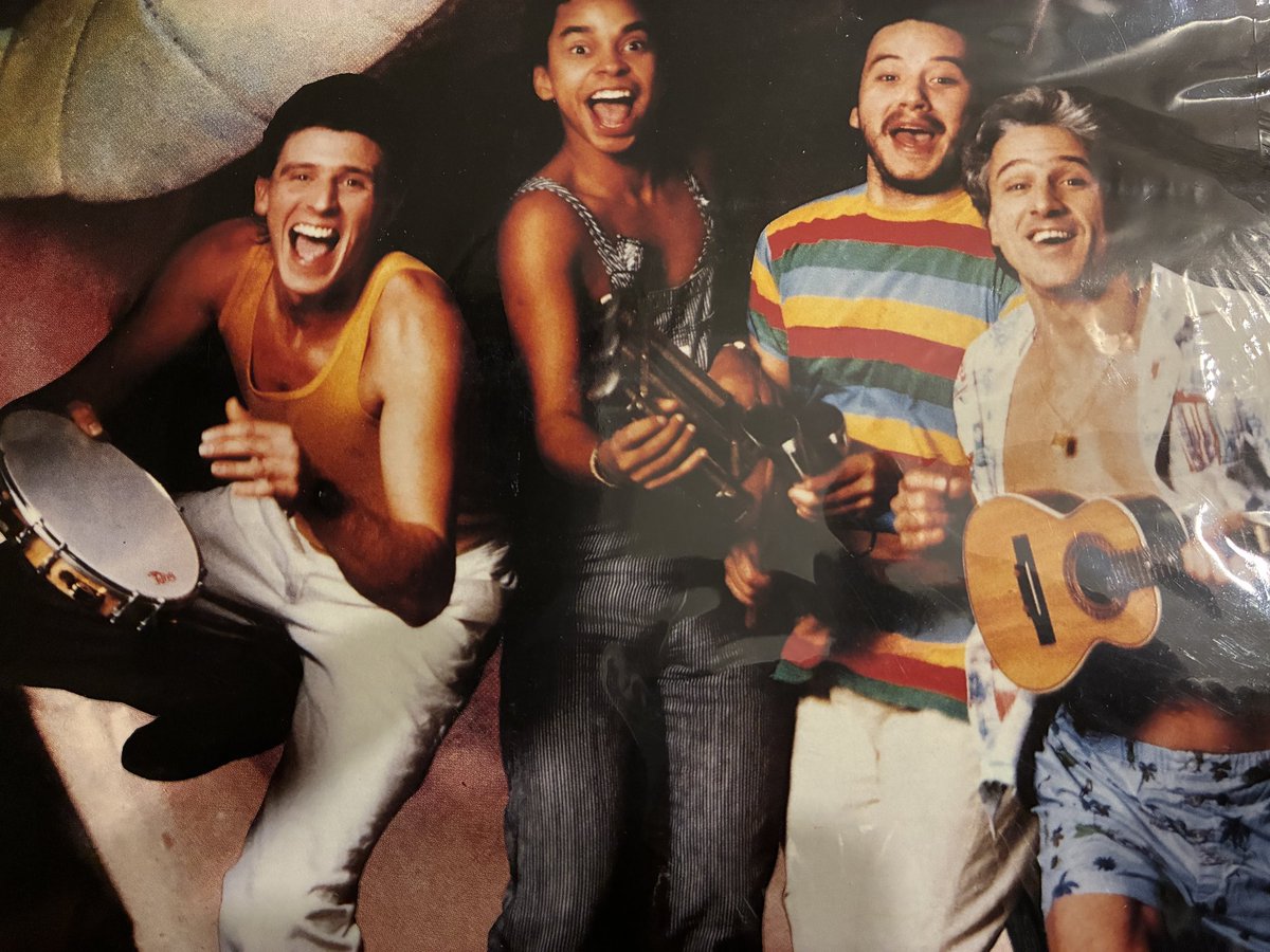 本日は18:00〜23:00で通常営業です。毎週木曜日はレコードの日！3000円以上お買い上げでチャージ無料&amp;1ドリンクサービスします！