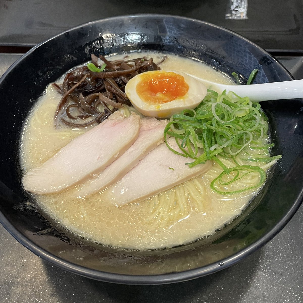 masaone_4103's tweet image. 皆様、お疲れ様です💁🏻‍♂️⌚️
京都行って来ます🙂‍↕️
まずはいつもの甲南PAでラーメン🍜
相棒はFurlan Marri Blue Sector💙
#furlanmarri