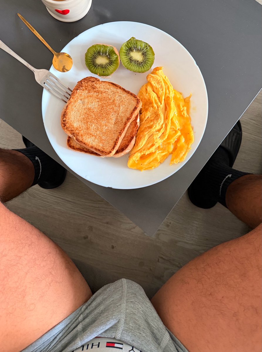 kevinbtlz's tweet photo. Morning 🥰 https://t.co/zbPPBr5vI3