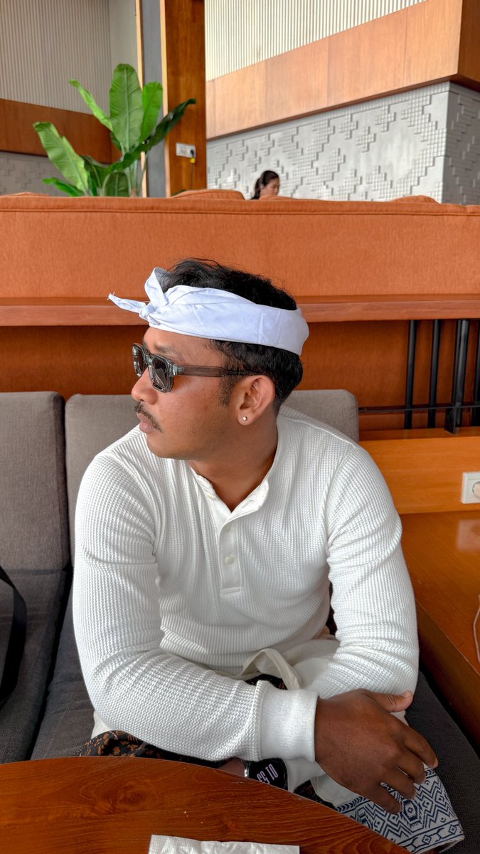 W A Y A N tweet media