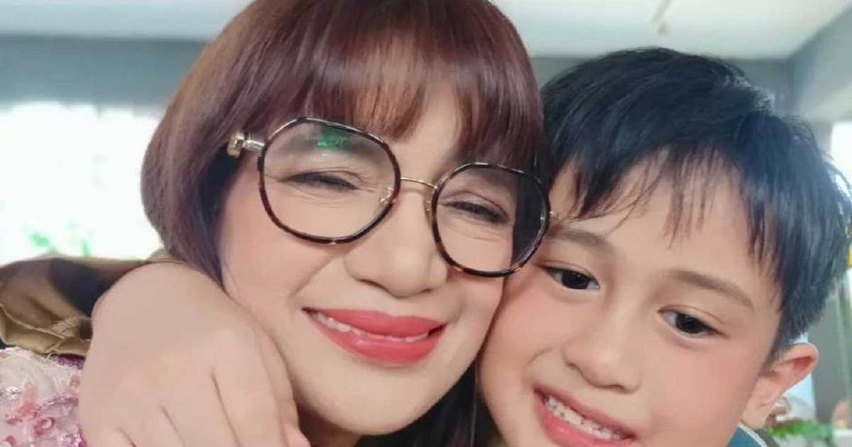 hmetromy's tweet image. #Rap  Noralbaniah Rafie, 56, berkata secara jujurnya tiada sesiapa yang menghadiahkannya kek setiap kali ketibaan hari yang penuh bermakna itu. 

hmetro.com.my/rap/rapextra/2…