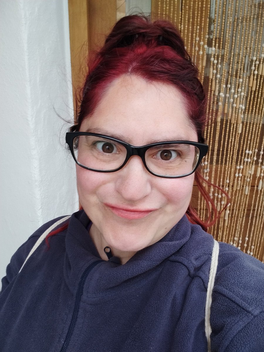 Noniná 🦇 tweet media