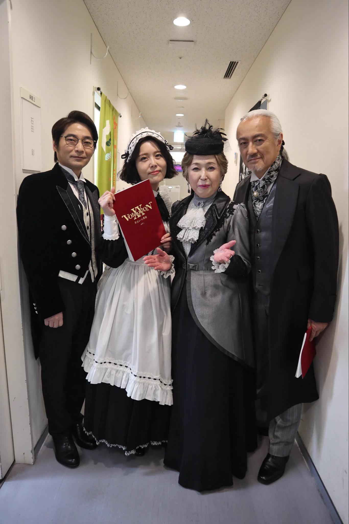 VOICARION10周年「女王がいた客室」笑いと涙の舞台に