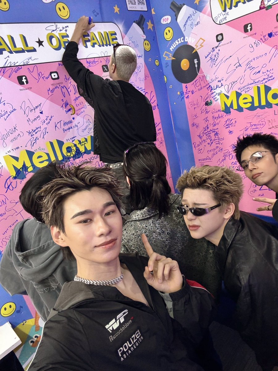 ATLASofficialTH's tweet image. ขอบคุณ Mellow POP Special DJ Guest มาก ๆ นะครับ ที่ให้ ATLAS มารับบทบาท DJ หน้าใหม่ ที่ Mellow POP ในวันนี้ 🙏✨

ฝากเพลง  “MOVE YA BODY” ด้วยนะครับ 🫶💥

#MellowPOP 
#MOVEYABODY
#ATLAS_th #ATLASth
#XOXOentertainment
#ATLAS_MOVEYABODY