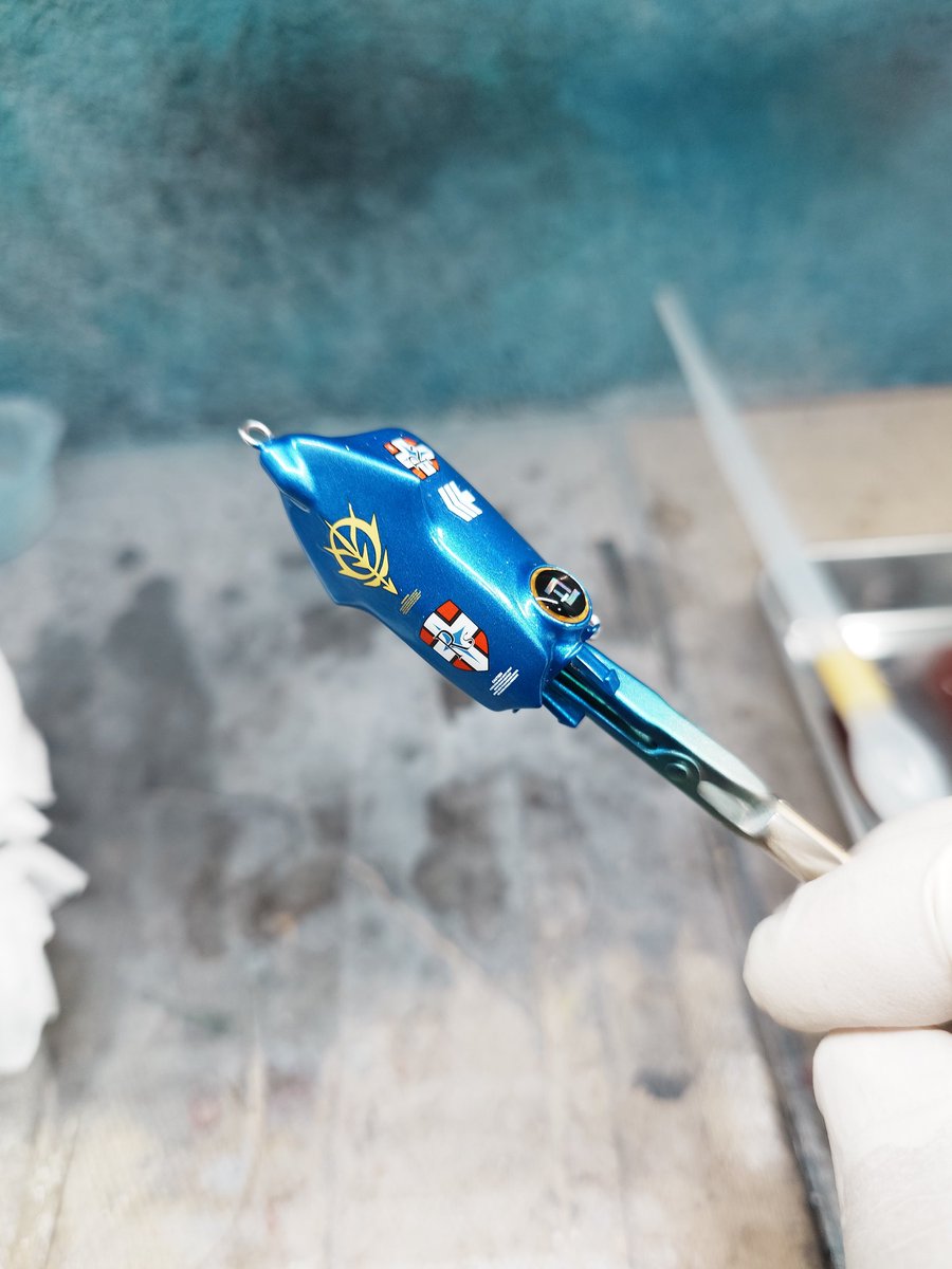 ちょっと質問です。
こんな感じのオリジナルカラーのイカルアJETって欲しい人居るかな？

最近作るのが楽しくて、釣りに行きたいけど全然行けてないから、代わりに使ってもらえると嬉しいんだけど😊