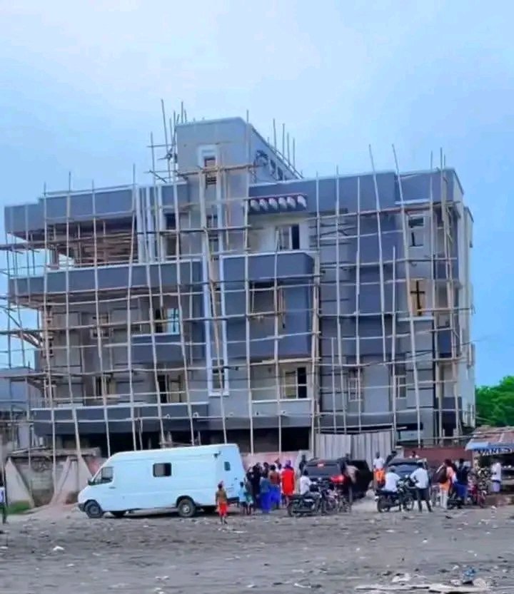 la patrie passe avant tout tweet media