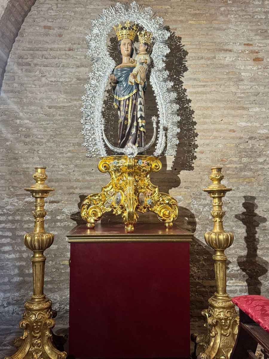 Nuestros Sagrados Titulares ya se encuentran ubicados en su nuevo emplazamiento dentro de la Iglesia de Santa Marina, tras la estación de penitencia del pasado Domingo de Ramos.