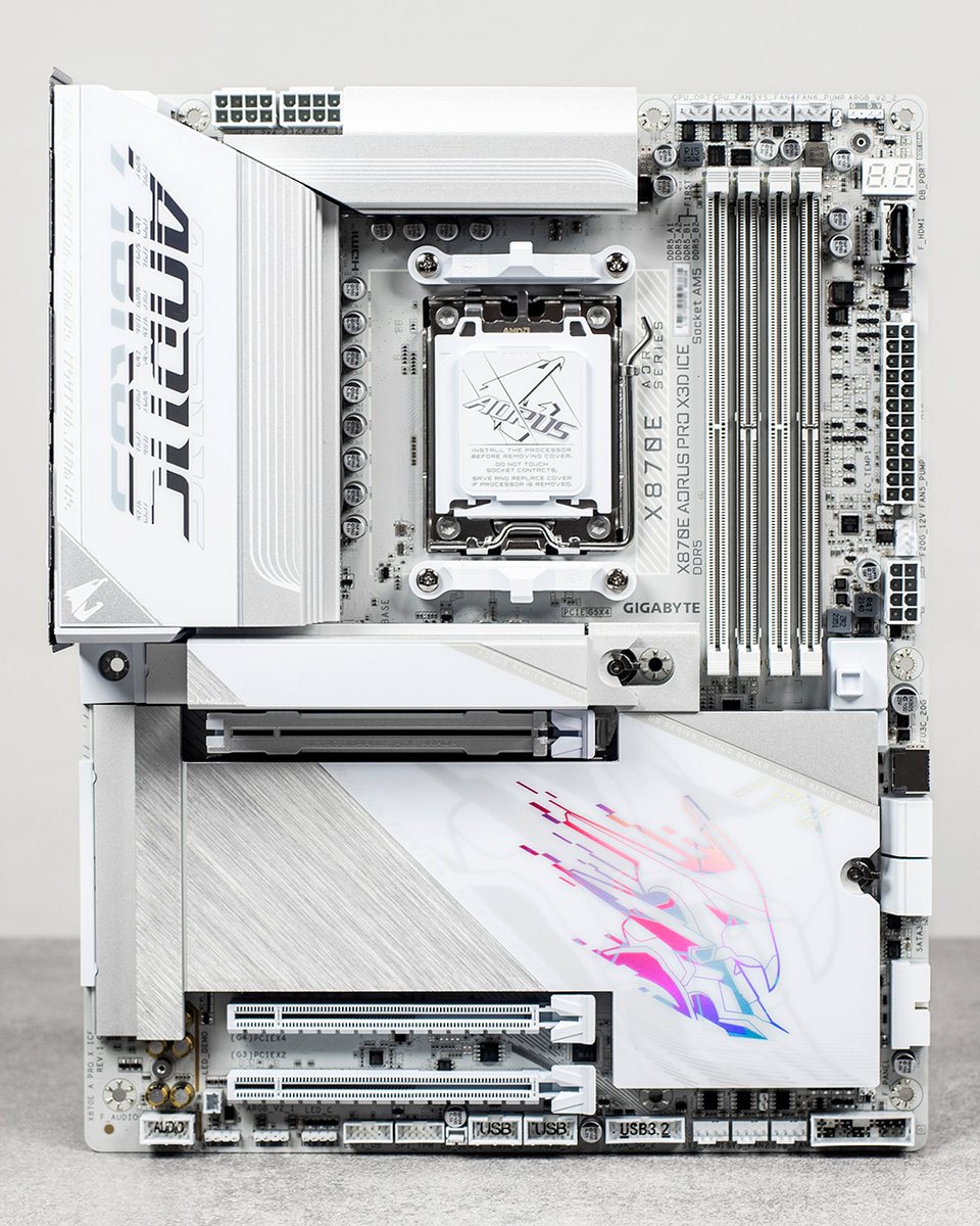 GIGABYTE_DE's tweet photo. GIGABYTE AORUS AERO GiMATE AI TOP GAMING POWER 😎

GIGABYTE #X870E AORUS PRO X3D ICE

Dank an 💘🛠📸🎥💻: @ gigabyte_official

#GIGABYTE #AORUS #pc #pcgaming #aripc #gaming https://t.co/p3iE07YK1u