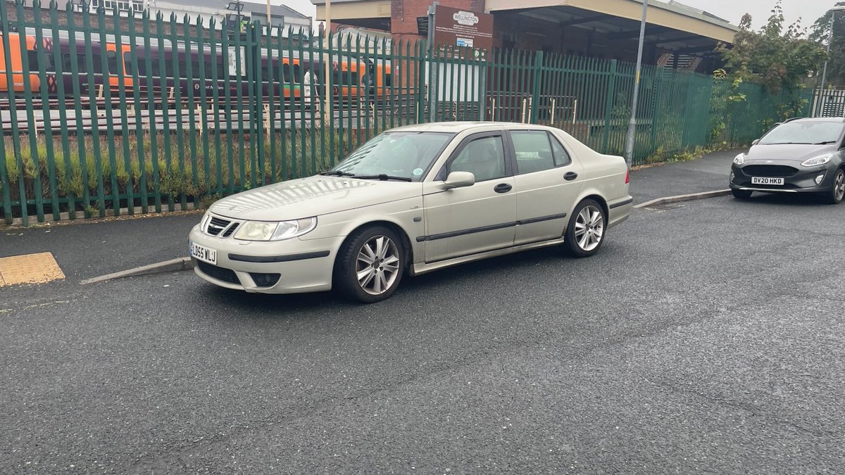 ShropsArchitect's tweet photo. SAAB 9-5 Areo Hot in silver. Cool car cool name. Best spot in the station car park.
#CarTwitter #CarSpotting #ACTCP https://t.co/iRNSHeVvmF