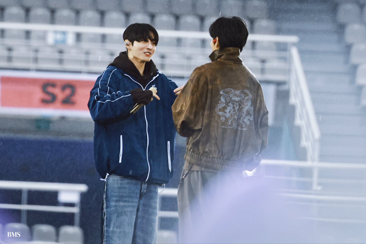 deksu💥 tweet media