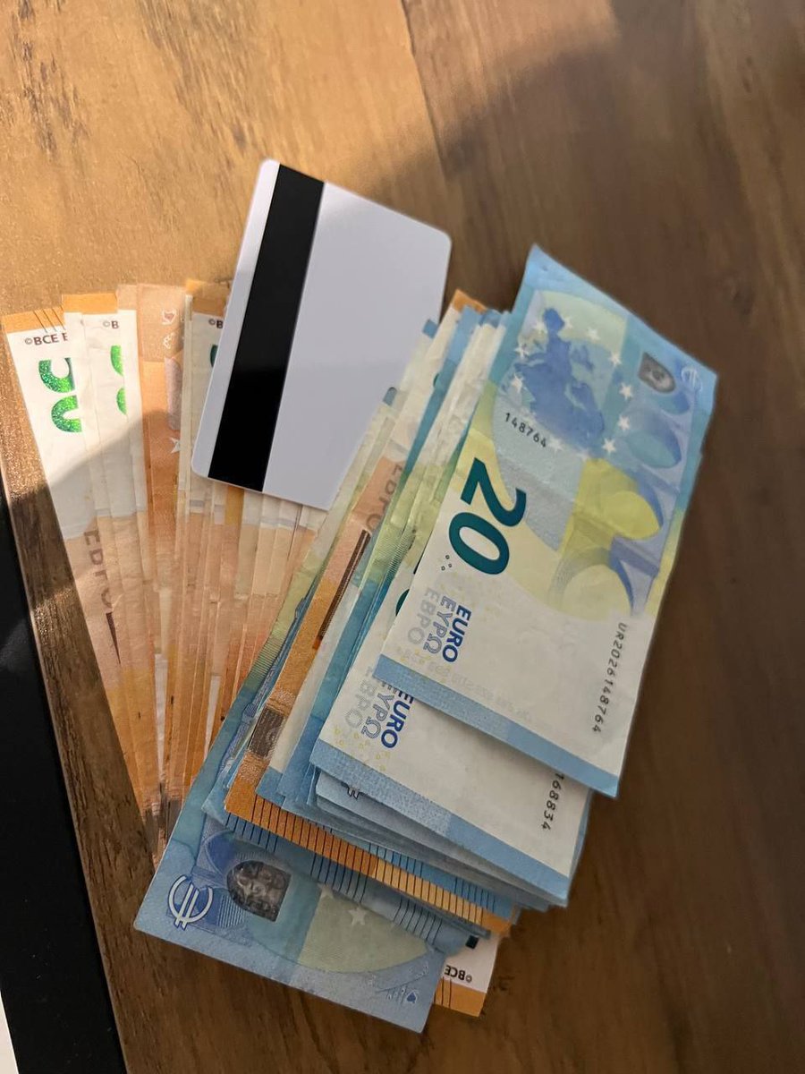 cesairescards's tweet photo. Tu travailles trop pour ce que tu gagnes.
💳 Une seule carte peut faire ce que ton taf fait pas.
DM, je t’en parle sur Telegram https://t.co/CFntE5QTtb https://t.co/F9UVo2ZAj4