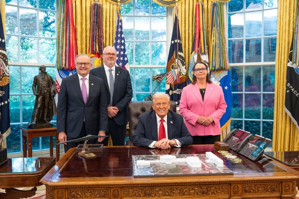 Step and fetch tweet media