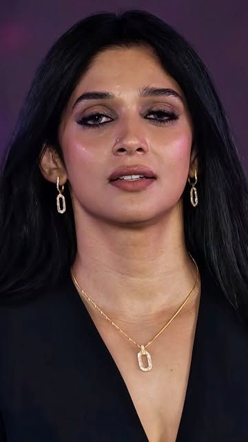 Ms K O D A L U tweet media