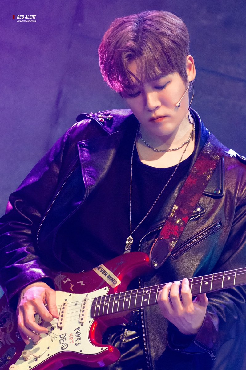 RED ALERT tweet media