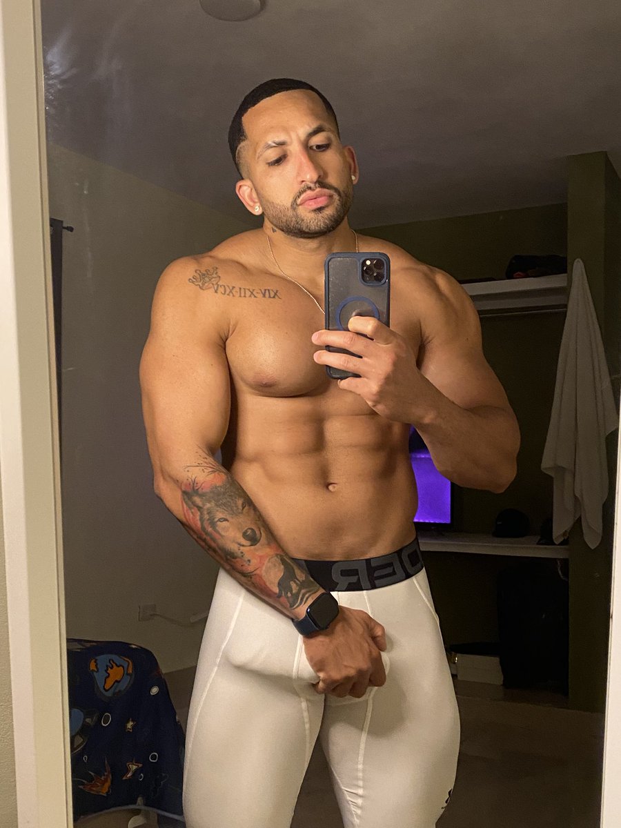 Jersonfitnes14's tweet photo. I admit guys I’m gay 🏳️‍🌈👨‍❤️‍👨 https://t.co/7fiqxs1z5o