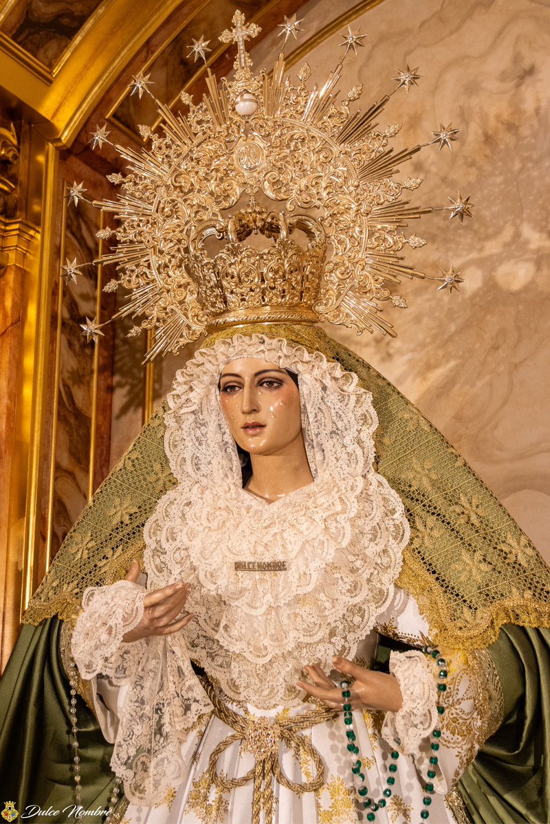 Nuestros Sagrados titulares ya se encuentran ataviados para este tiempo de gozo como es la Pascua de Resurrección.

El amor ha vencido, Cristo ha resucitado.

📸 <a href="/DaniAstorgaPH/">Dani Astorga Fotografía</a> 
🪡 Pedro Gómez 

#CofradíasMLG