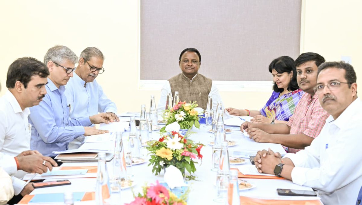 DeSci_Pioneer's tweet photo. #ବିଦ୍ୟୁତ_ଶକ୍ତି_ବ୍ୟବସ୍ଥାର_ସଂପ୍ରସାରଣ
ବାଲିଅନ୍ତା OPTCL ଗ୍ରୀଡର ଲୋକାର୍ପଣ
OPTCLଅଧିକାରୀଙ୍କ ସହ ଆଲୋଚନା କଲେ ମୁଖ୍ୟମନ୍ତ୍ରୀ
#PrameyaOdia #Prameyadigital #OPTCL #MohanMajhi https://t.co/Uwguo6W1BY