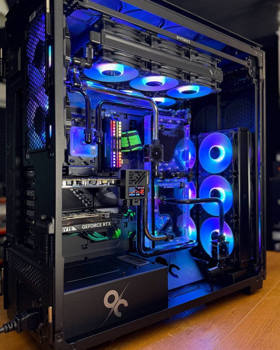 GIGABYTE_DE's tweet image. GIGABYTE AORUS AERO GiMATE AI TOP GAMING POWER 😎

Dank an 💘🛠📸🎥💻: @ overchilled_pcbuilds @ gigabyte_official

#GIGABYTE #AORUS #pc #pcgaming #aripc #gaming